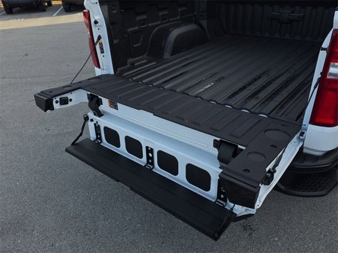 New 2026 Chevrolet Silverado 1500 ZR2 image 31