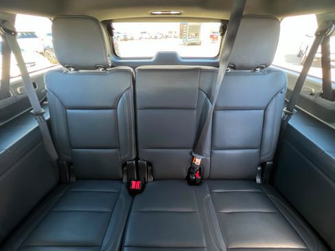 Used 2024 Chevrolet Suburban LT AWD/4WD image 22