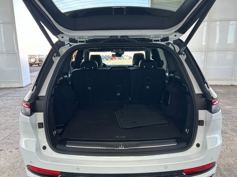 Used 2025 Jeep Grand Cherokee Summit w/ Adv Protech Group IV image 9