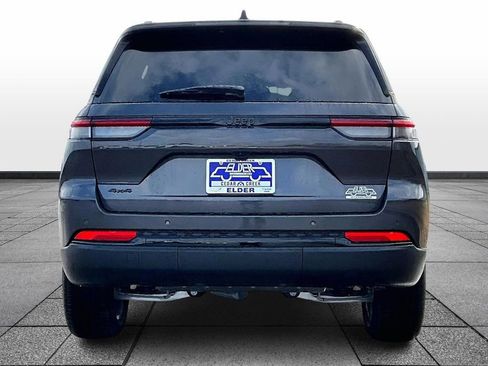 New 2025 Jeep Grand Cherokee Limited w/ Trailer Tow Package AWD/4WD image 4