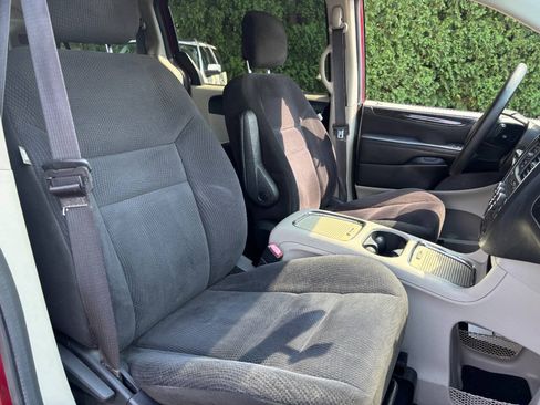 Used 2015 Dodge Grand Caravan SXT FWD image 10