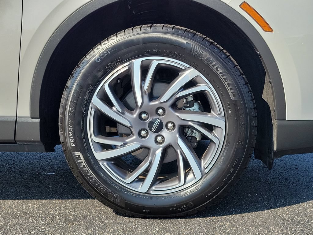 Certified 2023 Lincoln Corsair AWD w/ Equipment Group 101A image 9