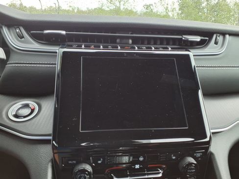 New 2025 Jeep Grand Cherokee L Altitude image 14