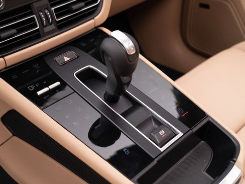 Certified 2026 Porsche Macan AWD/4WD image 27