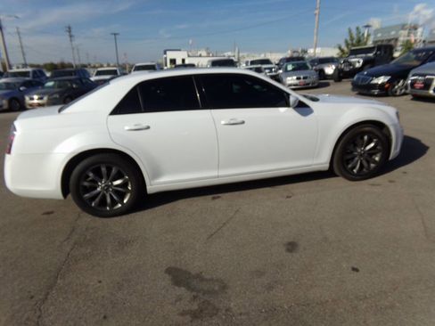 Used 2014 Chrysler 300 S image 54