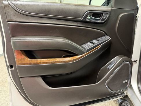Used 2019 Chevrolet Tahoe LT w/ Luxury Package image 11