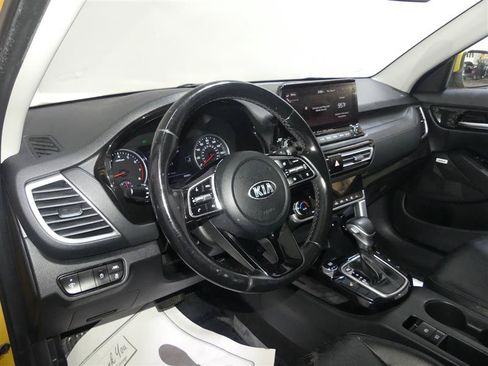 Used 2021 Kia Seltos SX w/ SX Sunroof Package AWD/4WD image 23
