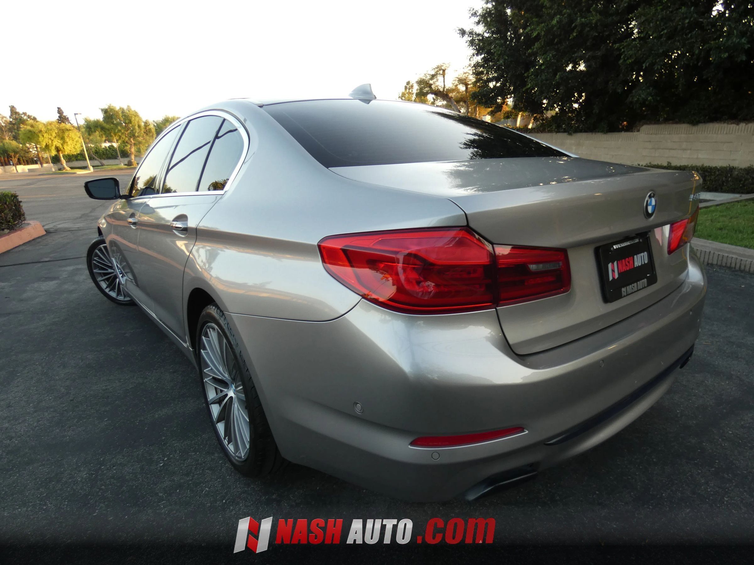 Used 2018 BMW 540i RWD image 9