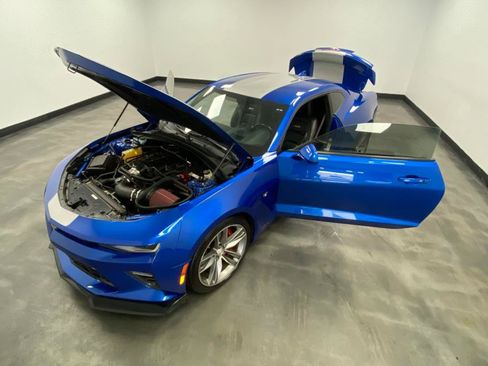 Used 2016 Chevrolet Camaro SS RWD image 41