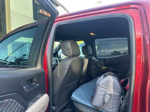 Used 2023 GMC Canyon Denali AWD/4WD image 7