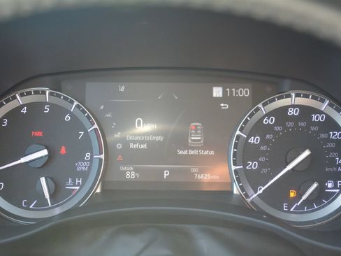 Used 2022 Toyota Highlander XLE AWD/4WD image 13