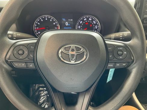 Used 2020 Toyota RAV4 LE FWD image 11