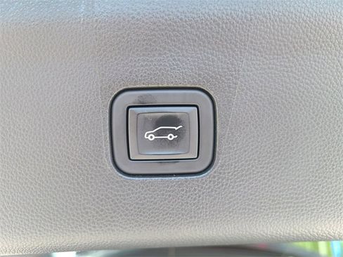 Used 2024 Buick Enclave Essence w/ Technology Package image 11