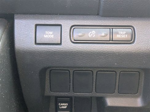 Used 2022 Nissan Frontier SV image 18