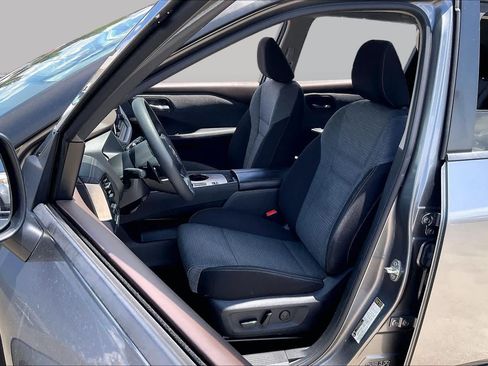 Used 2023 Nissan Rogue SV FWD image 7