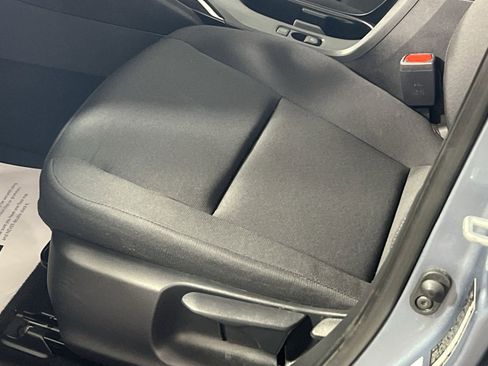 Used 2025 Toyota Corolla LE w/ LE Premium Package FWD image 15