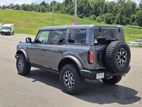 New 2025 Ford Bronco Badlands image 3