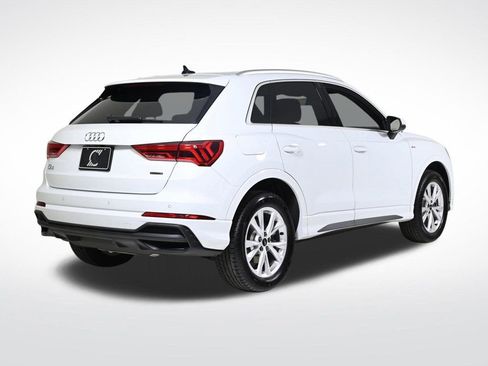 Certified 2025 Audi Q3 2.0T Premium w/ Convenience Package image 5