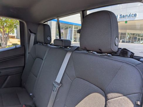 Used 2024 Chevrolet Colorado LT w/ LT Convenience Package II AWD/4WD image 28