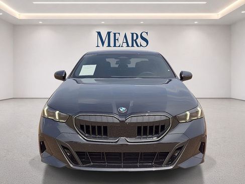 Used 2024 BMW 530i w/ M Sport Package RWD image 8