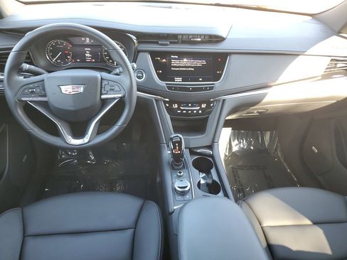 Certified 2021 Cadillac XT6 Luxury w/ LPO, Floor Liner Package image 16