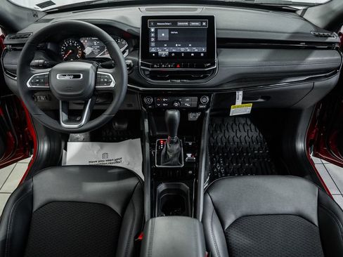 New 2026 Jeep Compass Latitude image 18