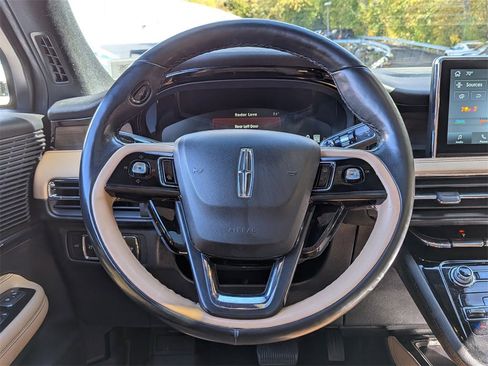 Used 2022 Lincoln Corsair Reserve w/ Equipment Group 201A image 15