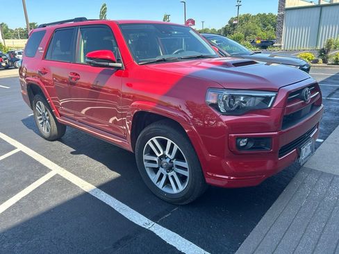 Used 2022 Toyota 4Runner TRD Sport w/ Technology Package AWD/4WD image 3