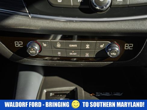 Used 2023 Buick Enclave Essence image 26