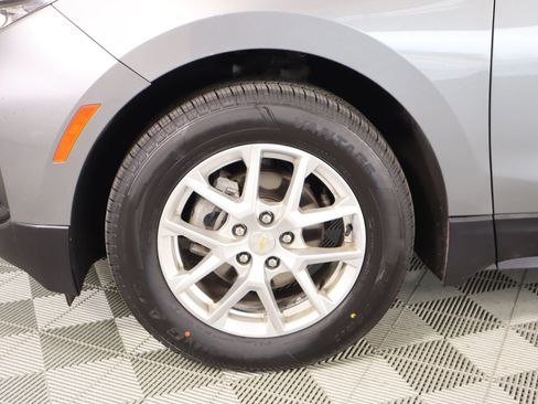 Used 2024 Chevrolet Equinox LS w/ LS Convenience Package image 16