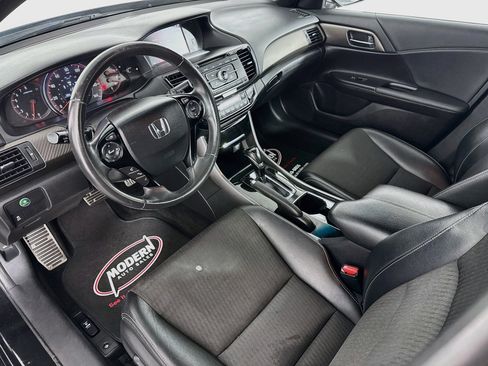 Used 2017 Honda Accord Sport image 8