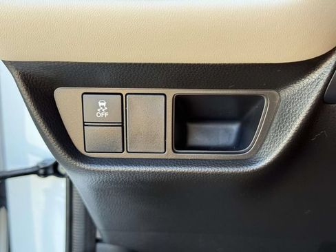 Certified 2024 Honda HR-V LX image 17