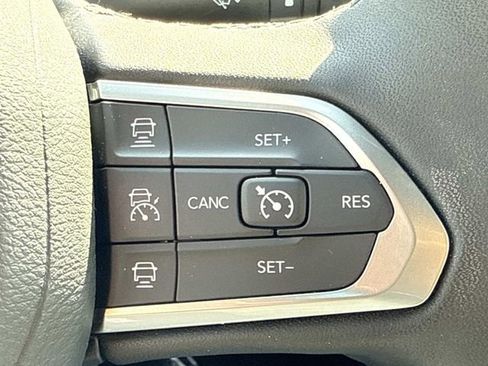 Used 2024 Jeep Compass Limited AWD/4WD image 16