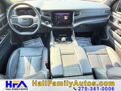 Used 2024 Jeep Wagoneer L Series II w/ Flexible Seating Group AWD/4WD image 14