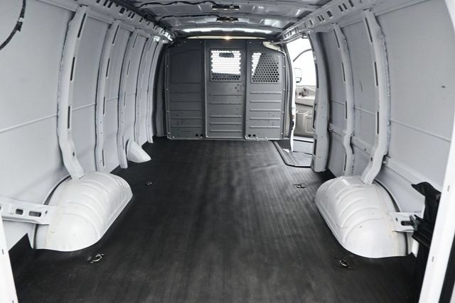 Used 2023 Chevrolet Express 2500 Extended RWD image 12