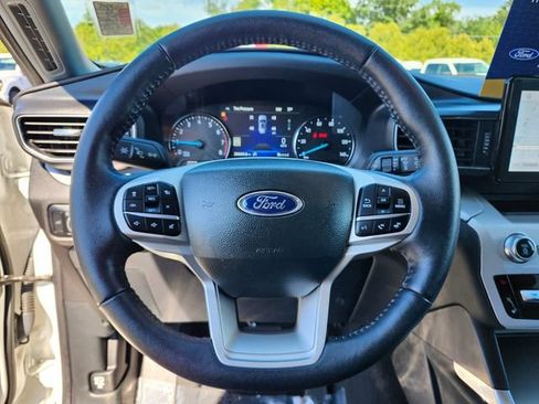 Certified 2023 Ford Explorer XLT w/ Equipment Group 202A AWD/4WD image 29