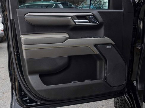 Used 2024 Chevrolet Silverado 1500 ZR2 w/ Technology Package image 10