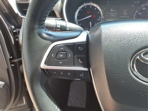 Used 2022 Toyota Highlander Limited AWD/4WD image 16
