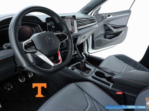 Used 2025 Volkswagen Jetta GLI Autobahn w/ GLI Black Package FWD image 19