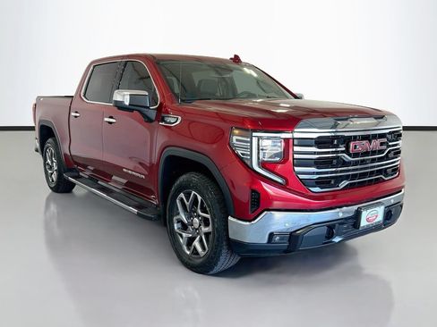 Used 2025 GMC Sierra 1500 SLT AWD/4WD image 3