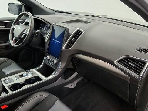 Used 2024 Ford Edge ST image 25