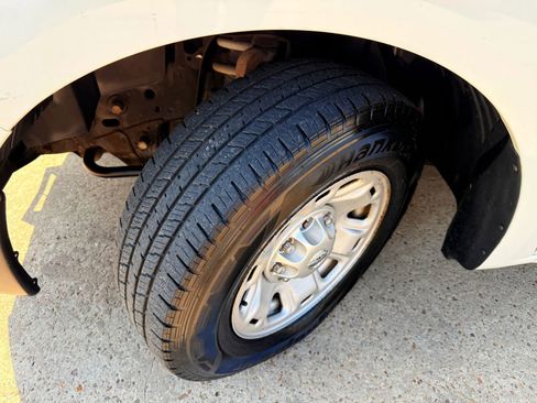 Used 2015 Nissan NV 2500 SV w/ Side & Curtain Airbag Package image 46