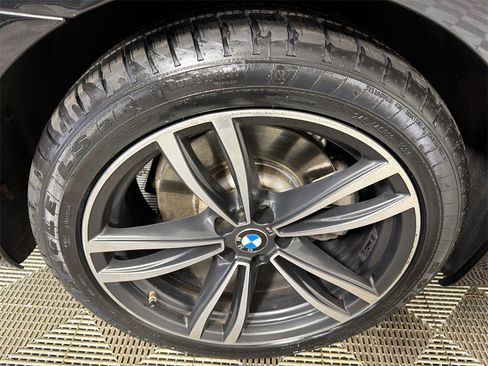 Used 2020 BMW 740i w/ M Sport Package image 19