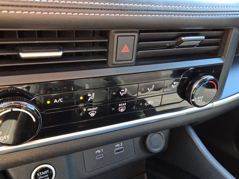 Used 2023 Nissan Rogue S FWD image 21