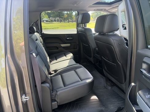 Used 2015 Chevrolet Silverado 1500 LTZ Z71 w/ LTZ Plus Package AWD/4WD image 27