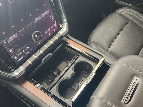 Certified 2025 GMC Yukon Denali image 24