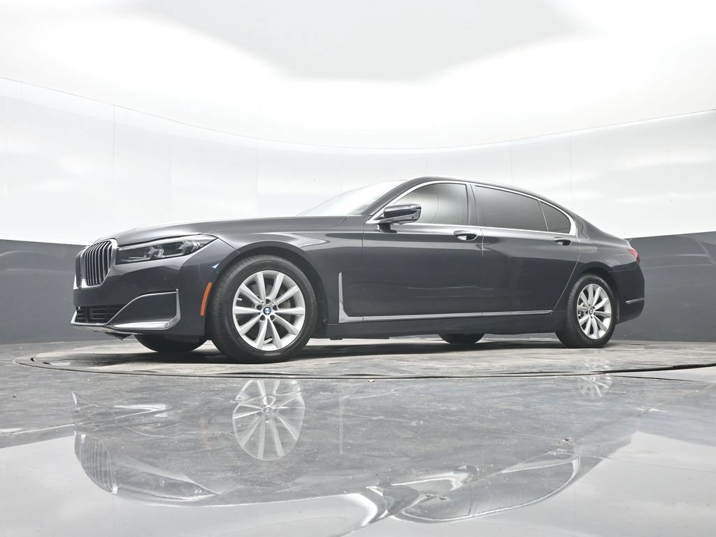 Used 2021 BMW 740i w/ Premium Package RWD image 27