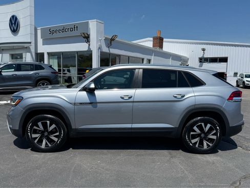 Certified 2023 Volkswagen Atlas Cross Sport SE AWD/4WD image 4