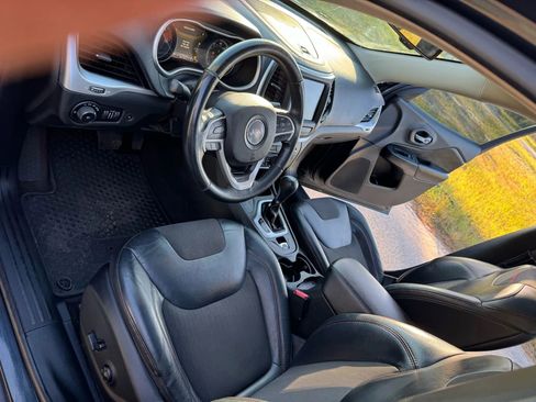 Used 2016 Jeep Cherokee Trailhawk w/ Comfort/Convenience Group image 11