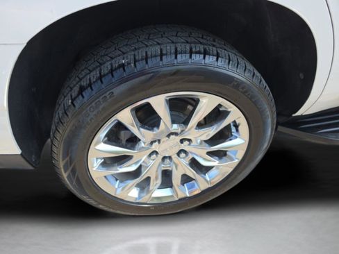 Used 2021 GMC Yukon Denali w/ LPO, Illumination Package image 14